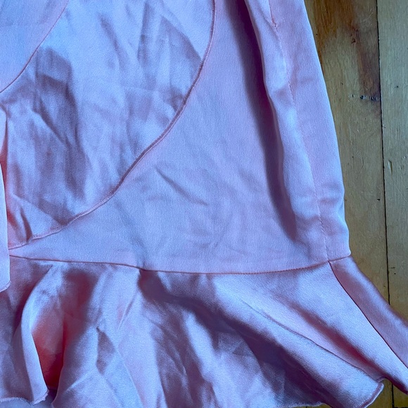 Sugar thrills pink satin mini skirt - Picture 3 of 3